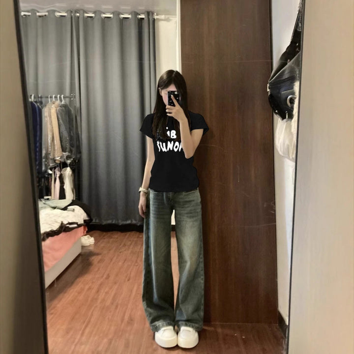 Femme Casual Fit Grafik T-shirt og Loose-Leg Denim Bukser Stilla