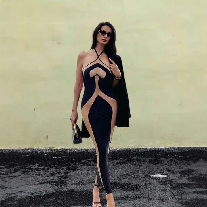 Dame Figurtilpasset Cut-Out Maxikjole med gennemsigtige indsatser og elegante detaljer Stilla