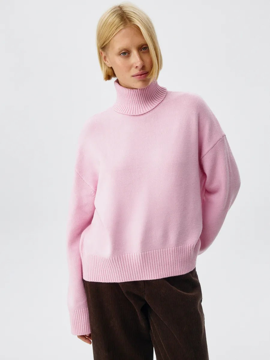Dame Cozy Turtleneck Sweater med Oversized Snit og Fin Ribstruktur Stilla