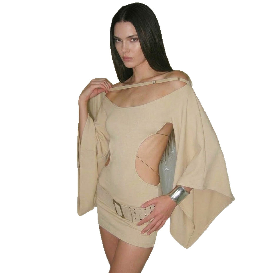 Damekjole med off-shoulder design og raffinerede cut-out-detaljer Skovae