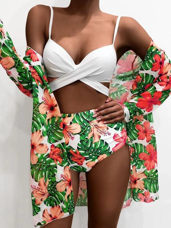 Dame bikini-sæt med højsnittet trusse og blomster kimono Skovae