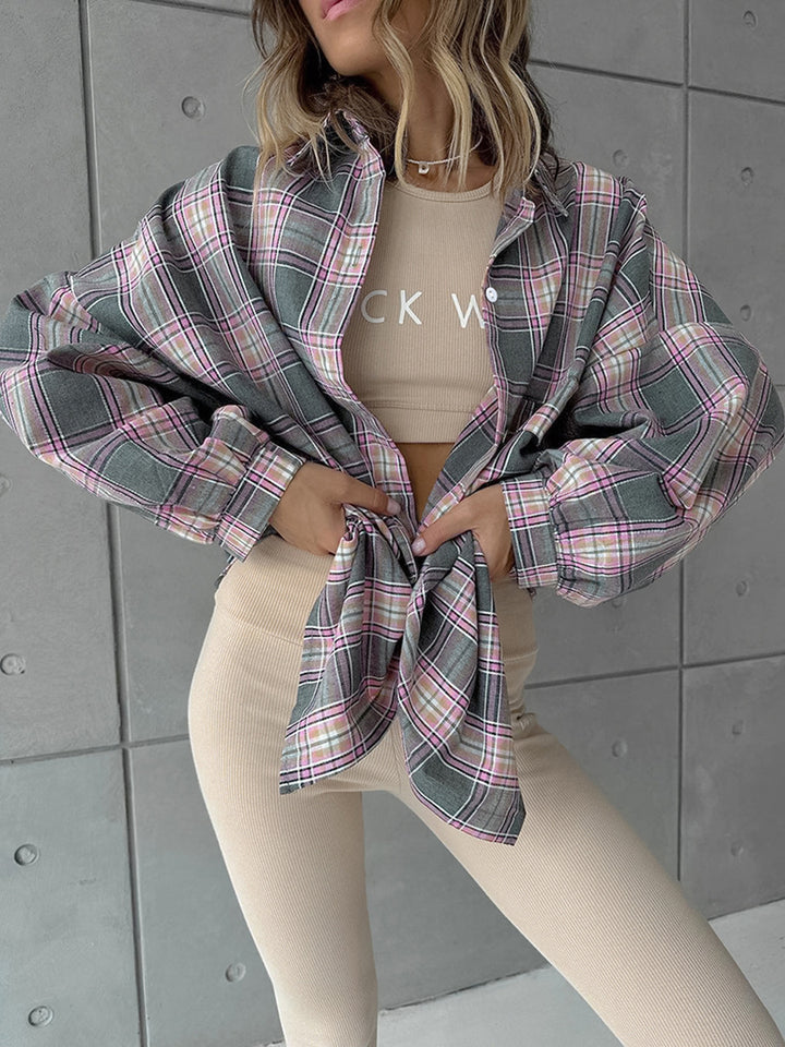 Dame Oversized Skjortebluse i Ternet Design med Lækre Detaljer Stilla