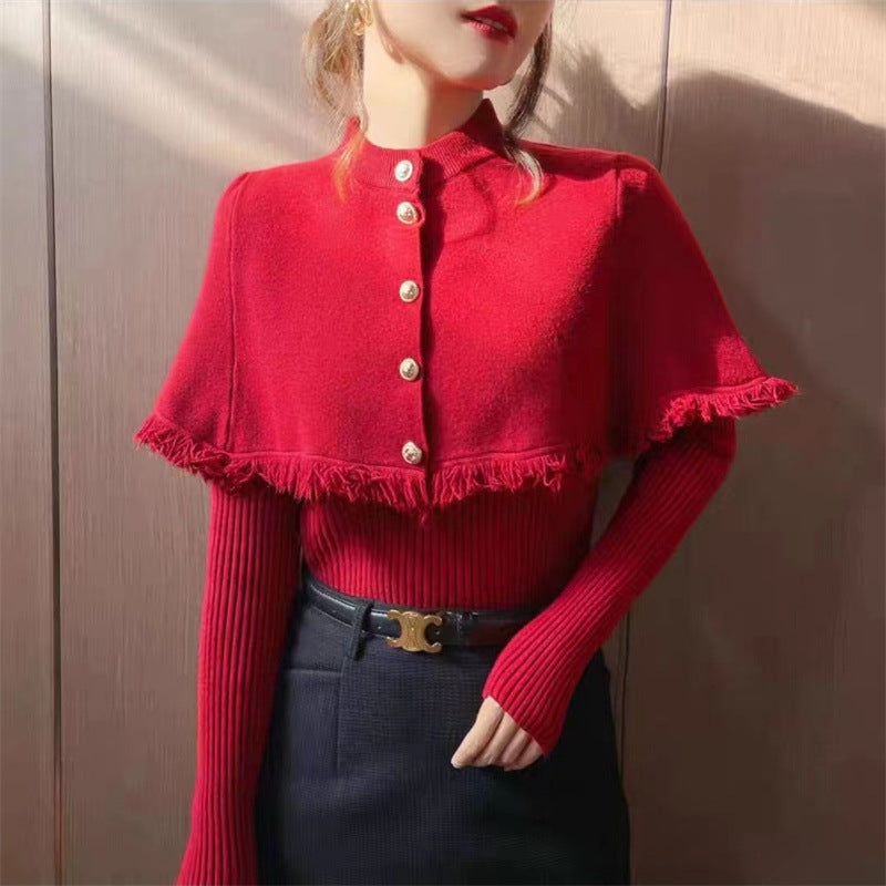 Femme Stilet Button-Up Top med Lagdelt Fjaesebund Stilla