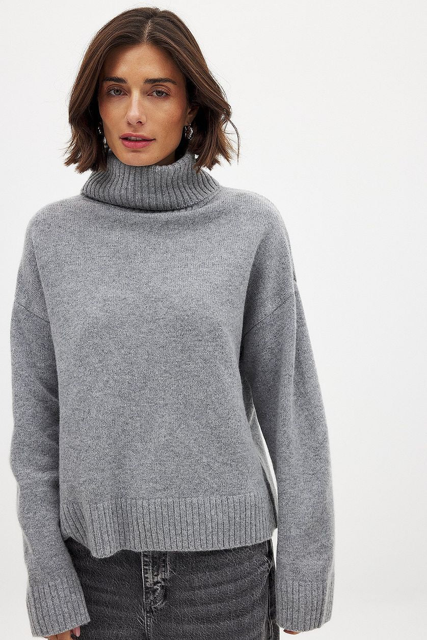 Kvindernes casual rullekrave sweater lavet af fint strikstof Stilla