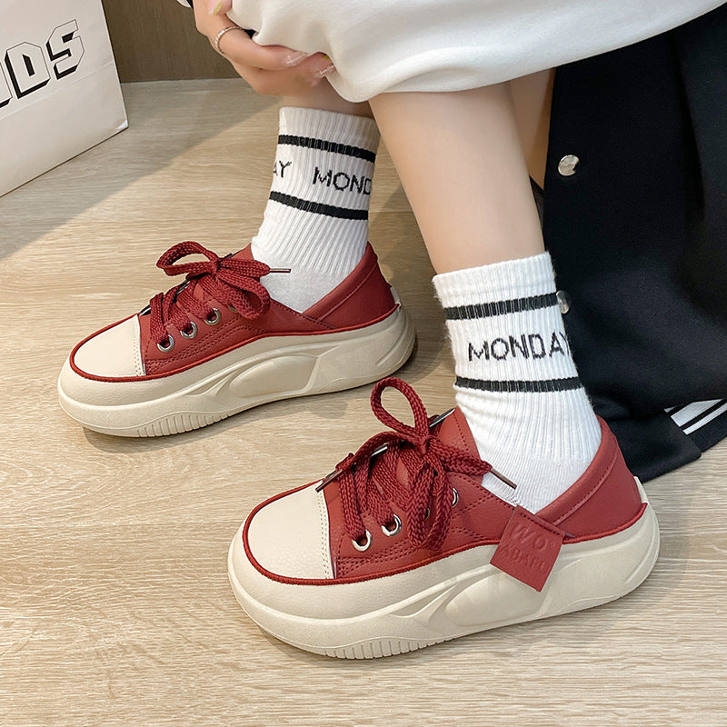 Dame Sneakers i tidløst design med sportiv sål og praktiske snørebånd Stilla
