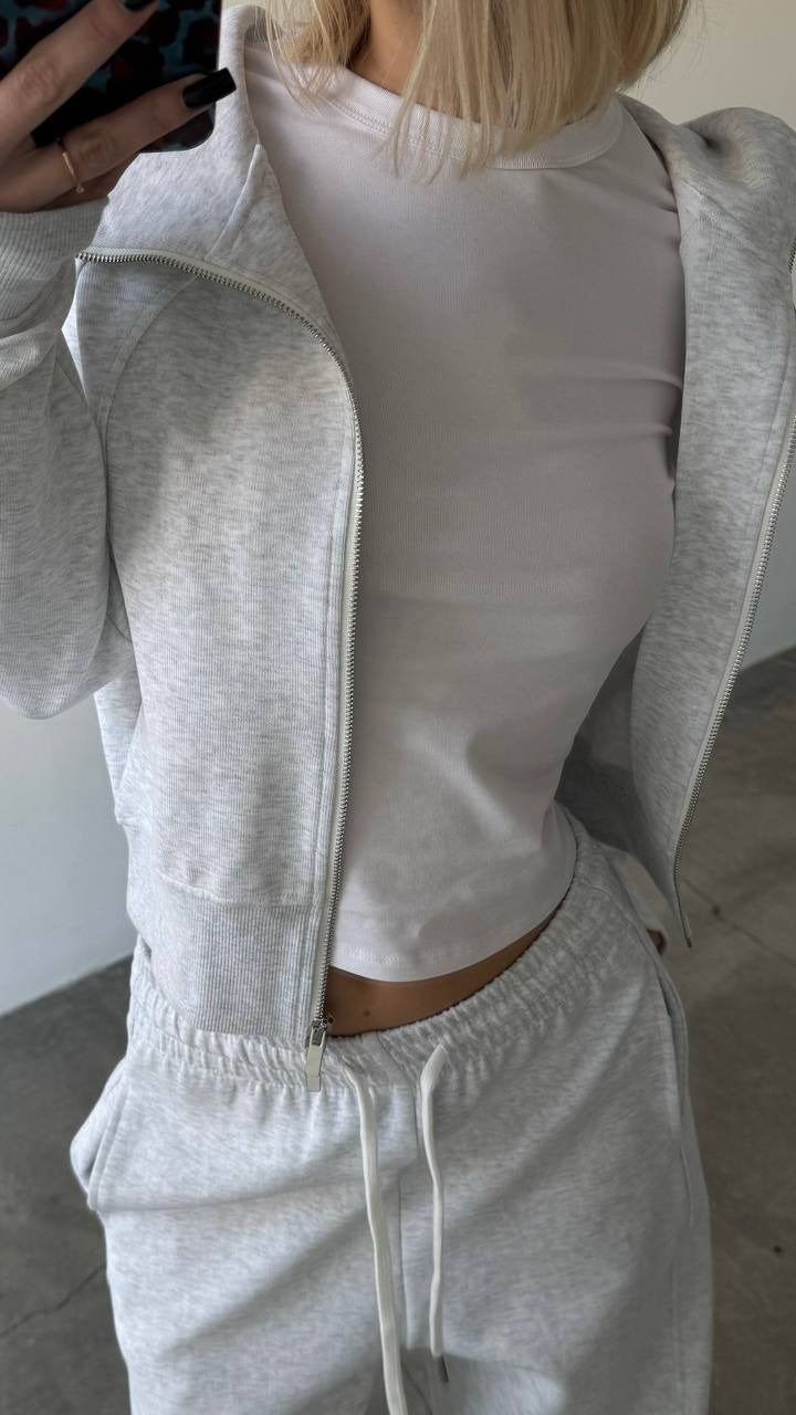 Kvindernes sporty loungewear sæt med høj krave og elastisk talje Skovae