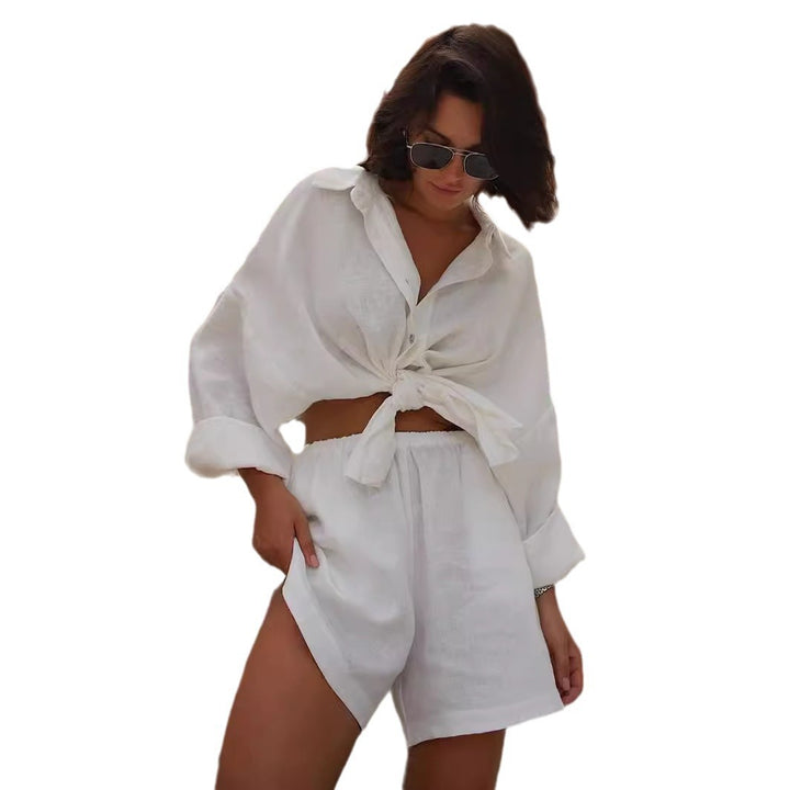 Dame afslappet sæt bestående af top og shorts med knapdetaljer og løs pasform Stilla