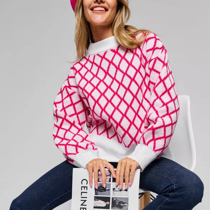 Kvindernes strikkede sweater med moderne diamantmønster og innovativt snit Stilla