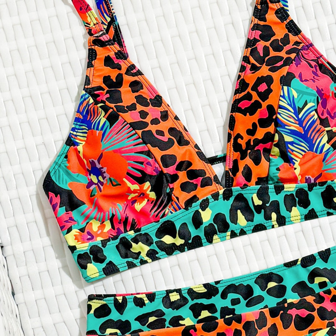 Dame Bikini-sæt med spændende leo- og blomsterprint og høj snit Stilla