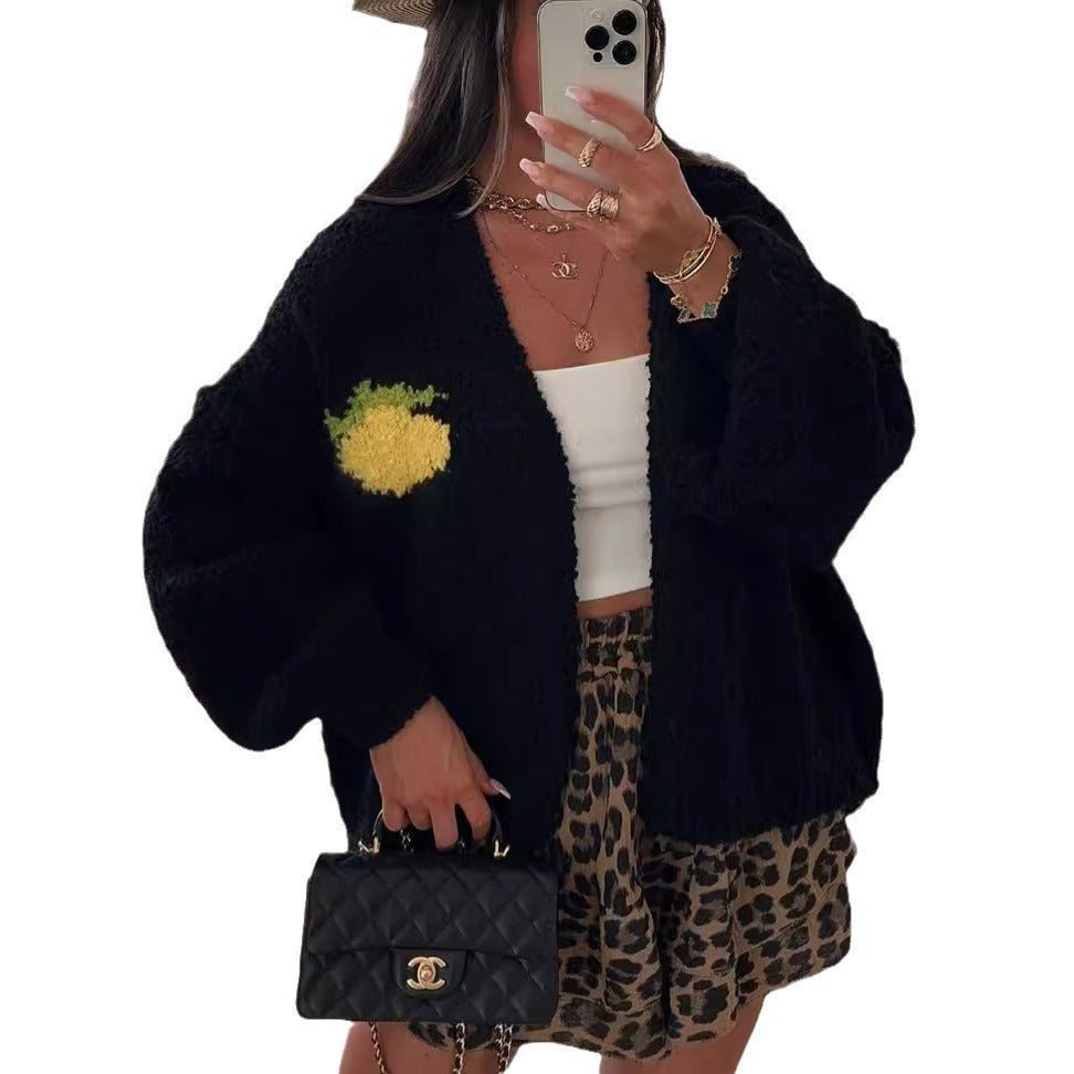 Kvinders afslappede cardigan med muntert frugtdesign og oversized pasform Stilla