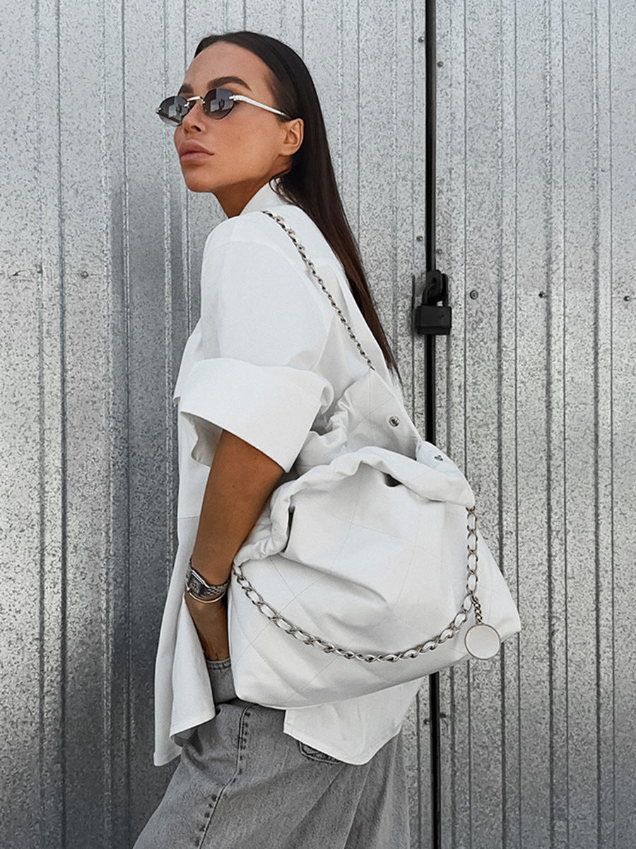 Dame Oversized Skjorte med praktiske brystlommer og casual snit Stilla
