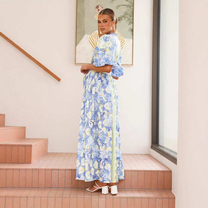 Dame Maxikjole med floral knapliste-design og figursyet bælte Stilla