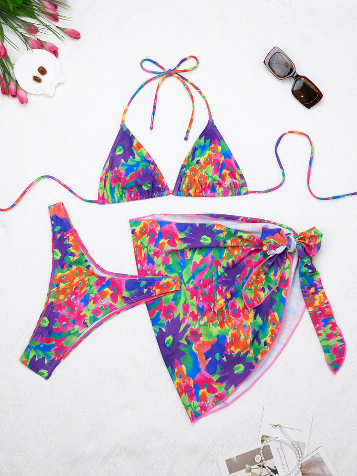 Dame bikini-sæt med farverig blomsterprint og afslappet indpakket nederdel Stilla