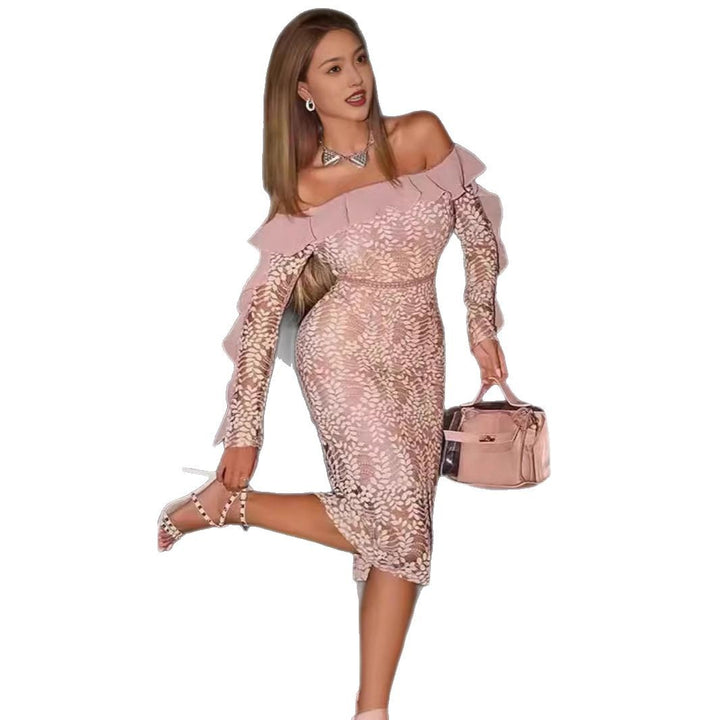 Dame Off-Shoulder Blonde Kjole med Flæse Detaljer og Figur-Fremhævende Snit Skovae