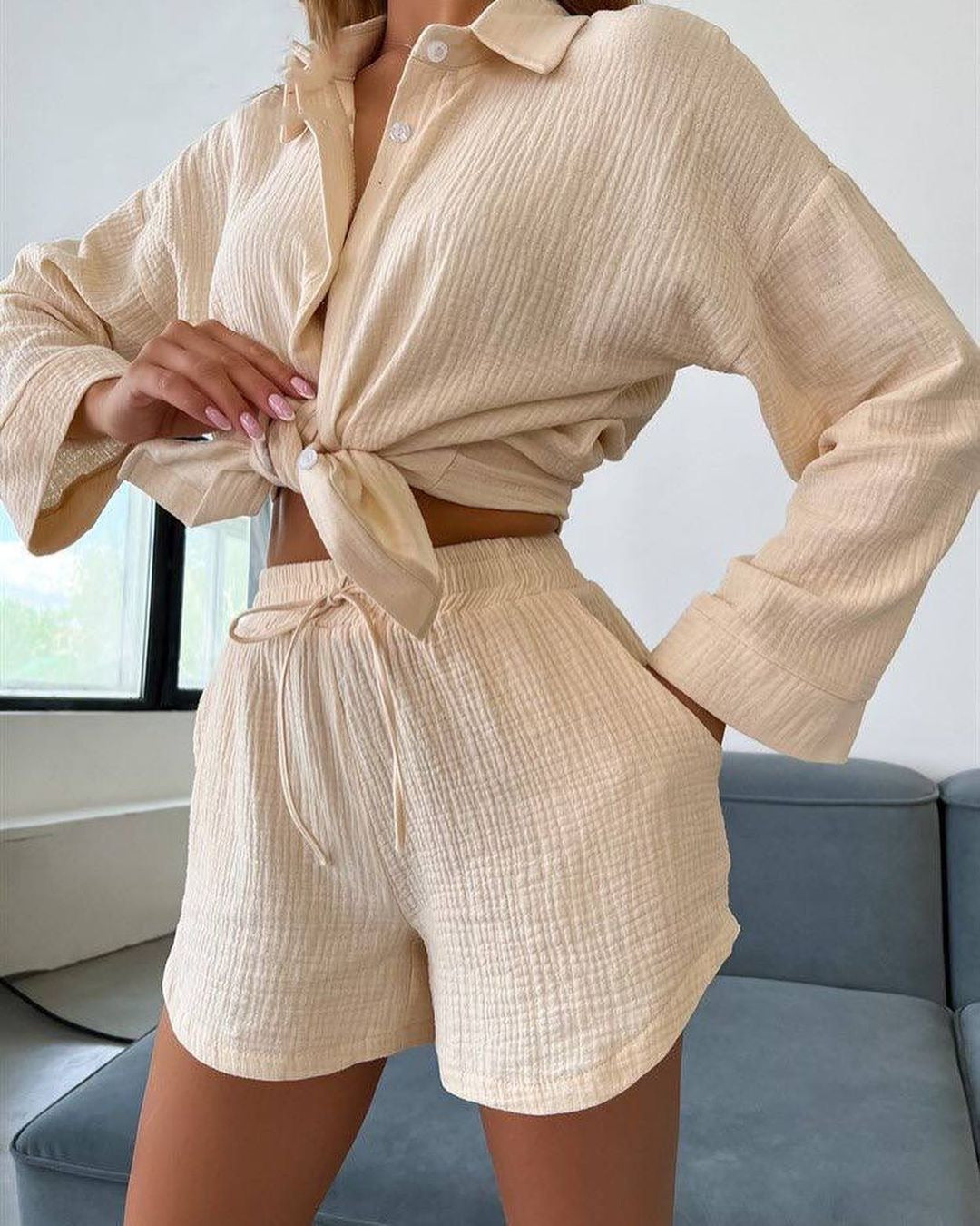 Stilla | Fashionable Langærmet Bluse og Dragt Til Kvinder