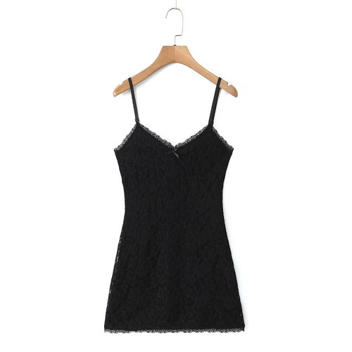 Dame blonde chemise med justerbare spaghetti stropper og elegant blonde kant Stilla
