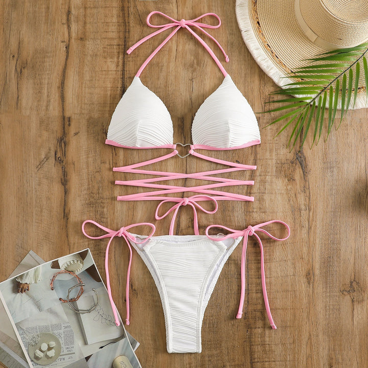 Dame triangel-bikini med stilfulde snøre detaljer og hjerteformede accenter Stilla