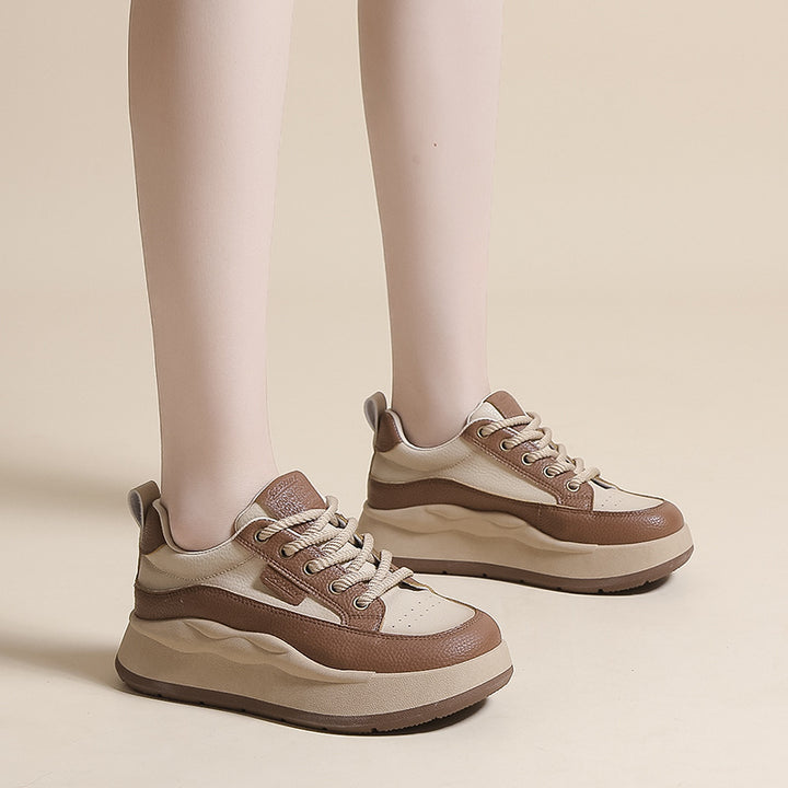 Dame sporty sneakers med tyk sål og innovativ overfladestruktur Stilla