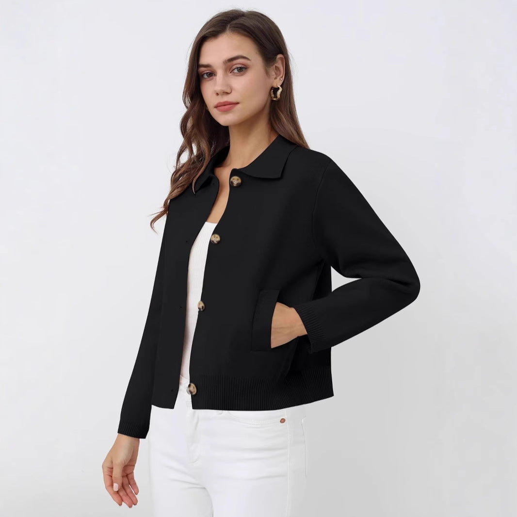Dame mode kort jakke med elegante knapper Stilla