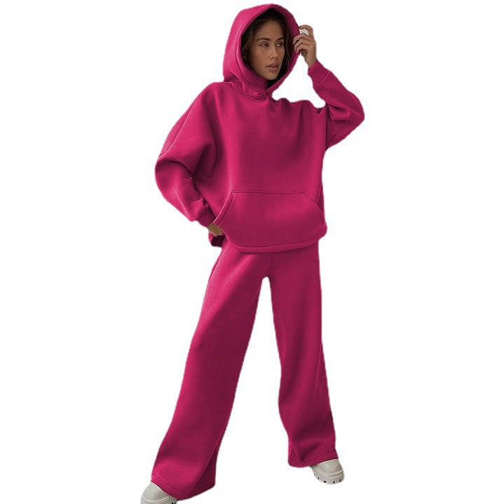 Kvinders afslappede hoodie og joggers look Skovae