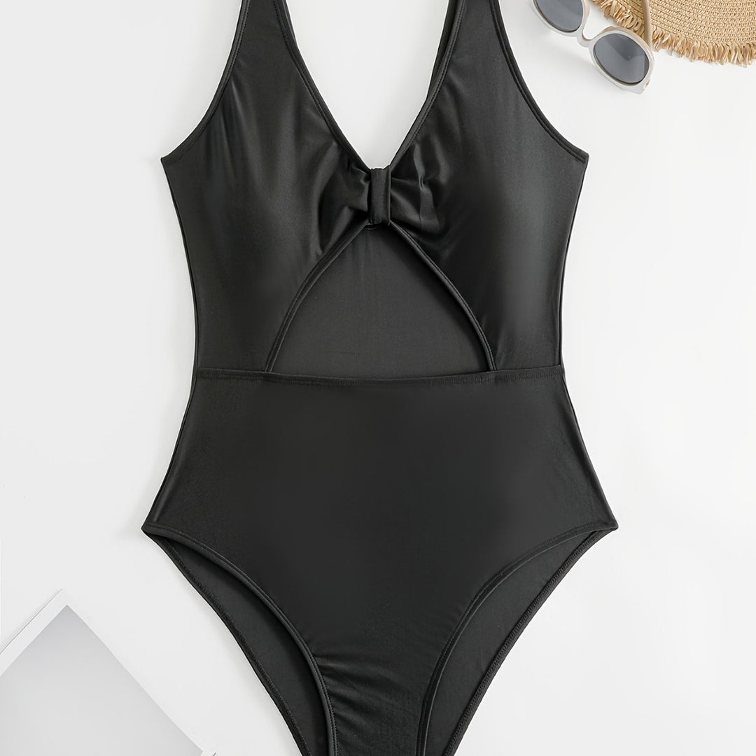 Dame one-piece badedragt med moderne cut-out-design Skovae