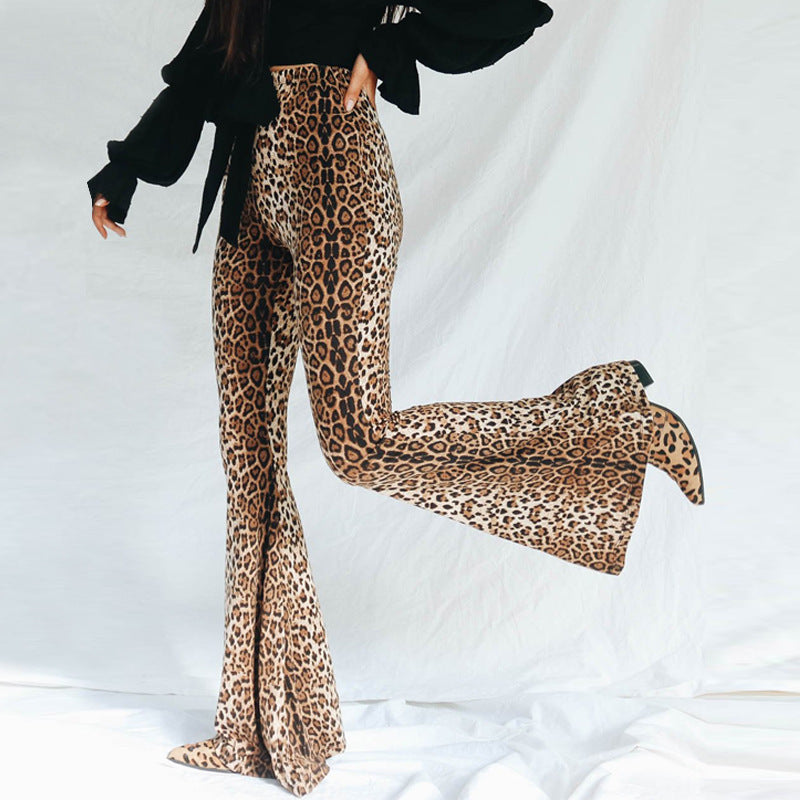 Dame Flared Jeans med stilfuldt leopardmønster Skovae