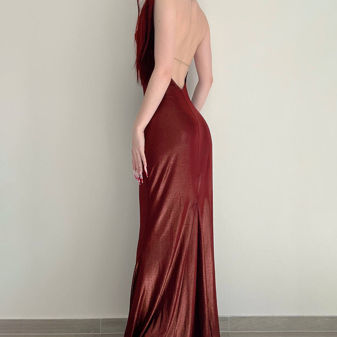 Dame aften kjole med skinnende satin og elegant slids Skovae