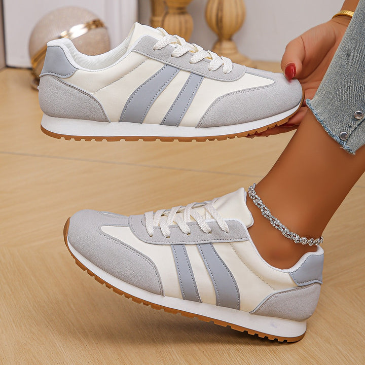 Dame Sporty Sneakers med åndbart overmateriale og skridsikker sål Stilla