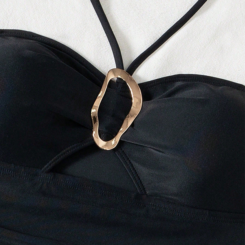 Damer Elegant Bandeau-badedragt med moderne cut-outs og stilfuldt smykkedetalje Skovae