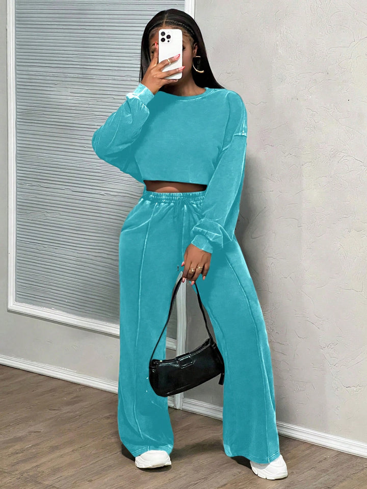 Kvindernes cropped loungewear sæt med brede benbukser og høj talje Skovae