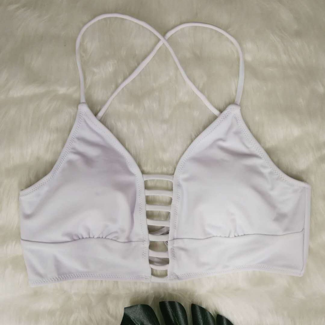 Dame bikini-sæt med legende flæse-design og højt skårne trusser Skovae