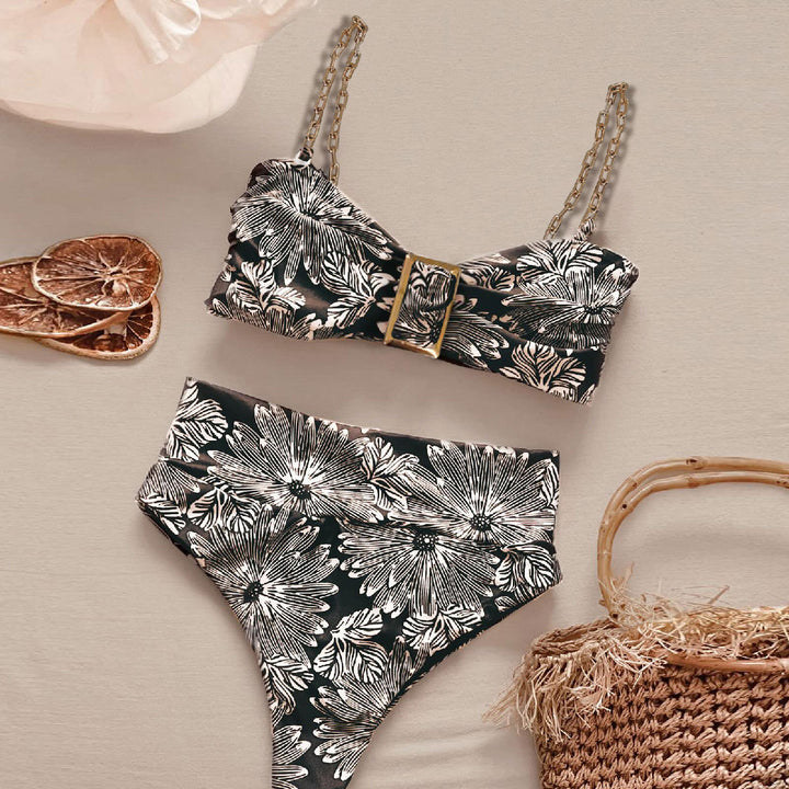 Dame bikini-sæt med raffineret blomsterprint og gyldne kædetrækkere Stilla