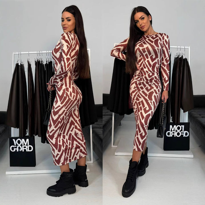 Dame Longsleeve kjole med moderne dyreprint og figursyet snit Stilla