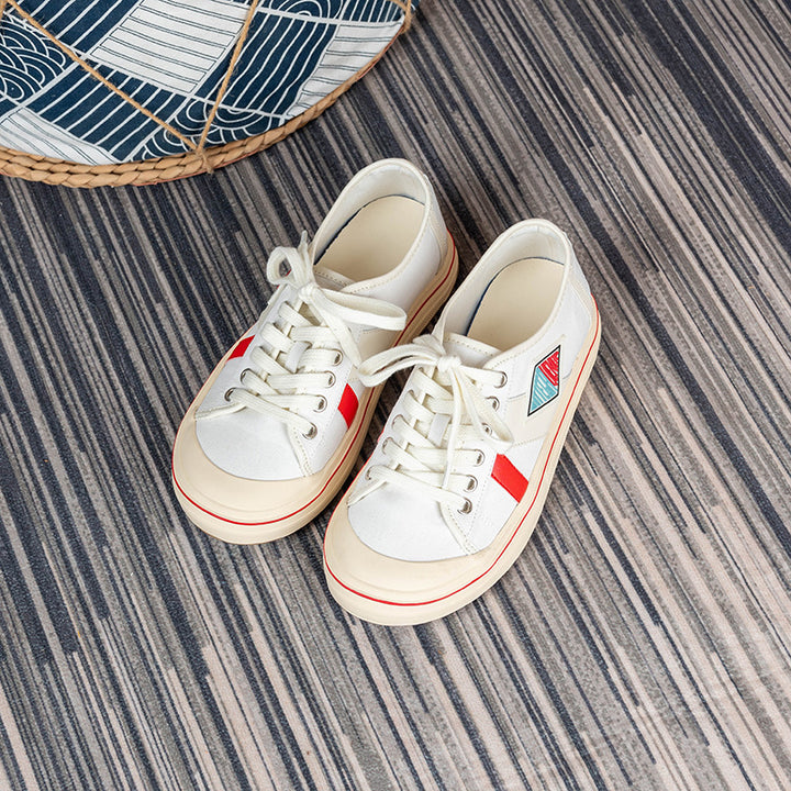 Dame Sneakers i afslappet retro-stil med unikt design og behagelig sål Stilla