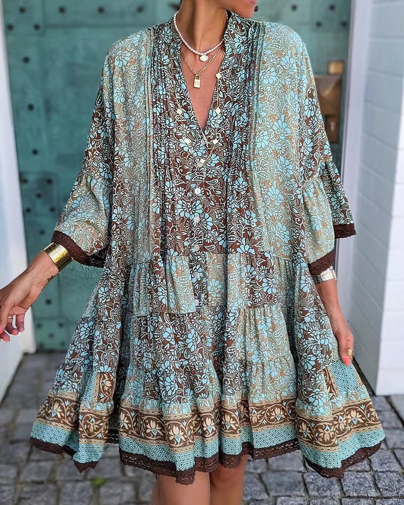 Dame luftig Boho-kjole med floral design og legende ruffle-elementer Stilla