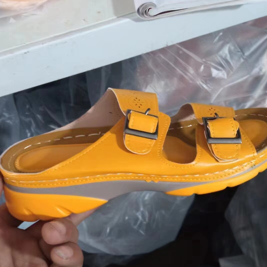 Dame Wedge-sandaler med justerbare stropper og perforeret overdel Stilla