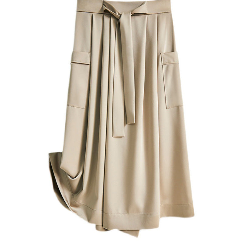 Dame elegante Satin-Culottes med bindebånd i taljen og modige sidelommer Stilla
