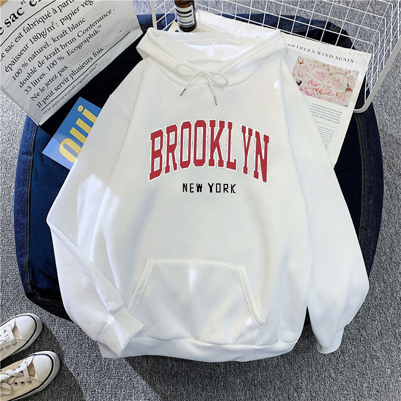 Kvinders hoodie med stilfuld Brooklyn print Skovae