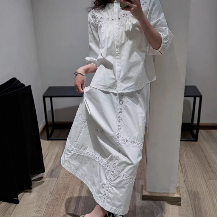 Damebluse med elegant blonder og afslappet snit Stilla