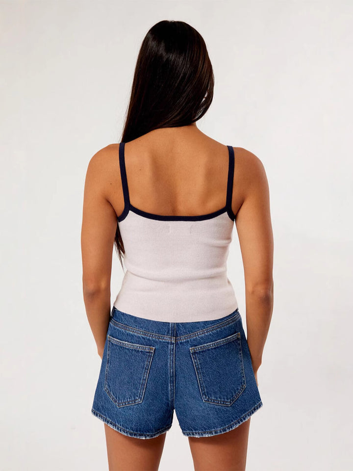 Dame Crop-Top med fint maskestrik og legende skrift Stilla