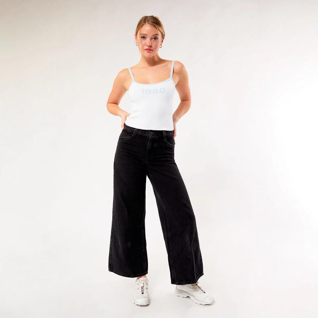 Dame Crop-Top med fin ribstruktur og kreativ tryk Stilla