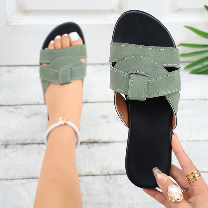 Dame sandaler med elegant krydsrem og komfortabelt fodseng Stilla