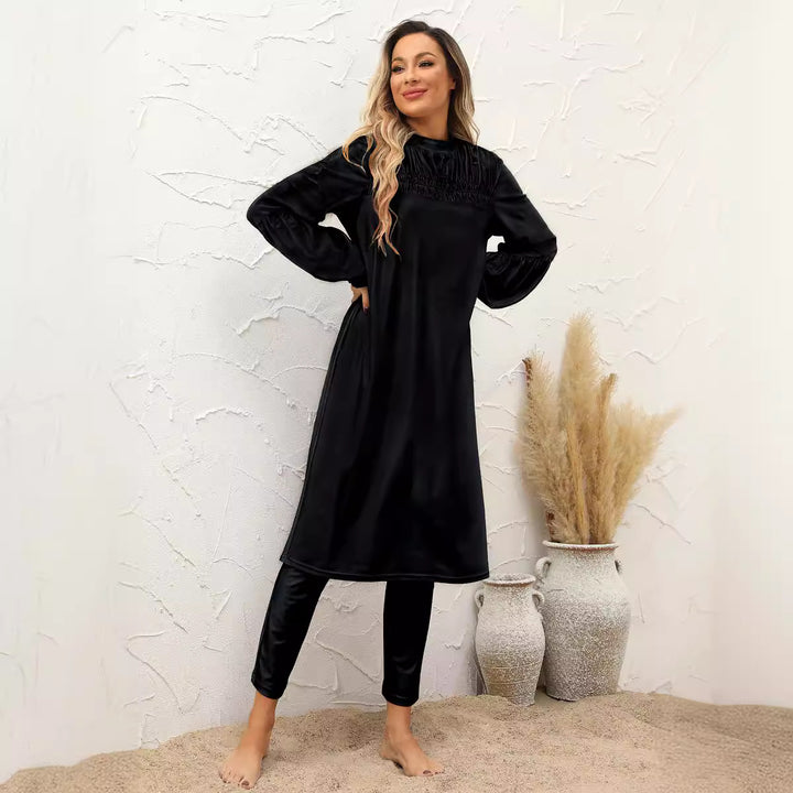 Dame Langærmet Kjole med elegant Plissékrave og behagelige Leggings Stilla