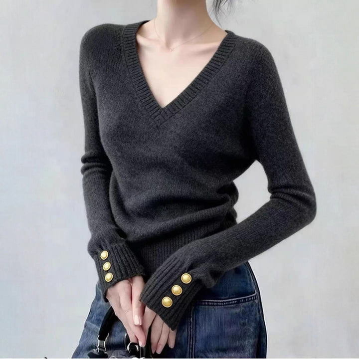 Dame fin V-hals sweater med elegante knapdetaljer Stilla