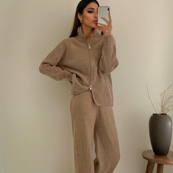 Kvinders elegante cardigan med lynlås og matchende bukser Stilla