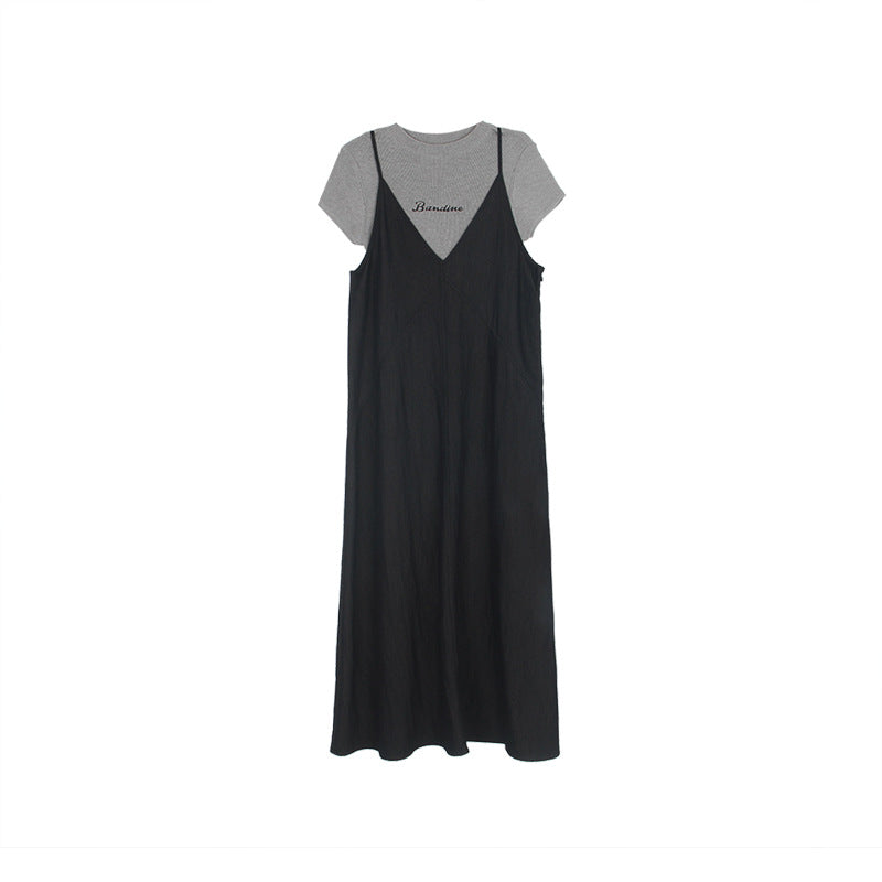 Dame elegant maxikjole med fint V-udskæring og filigran design Stilla