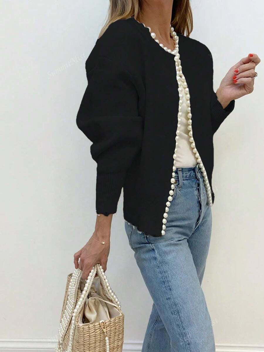Kvinders elegante cardigan med perleprydede knapdetaljer og moderne snit Stilla