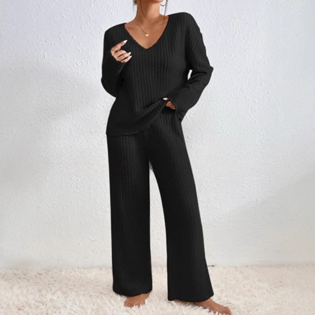 Dame loungewear-sæt med afslappet V-udskæring og ribstruktur Stilla