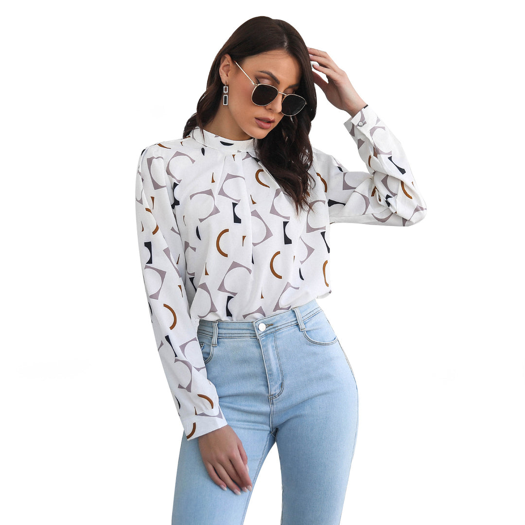 Damebluse med moderne geometrisk design og afslappet snit Stilla