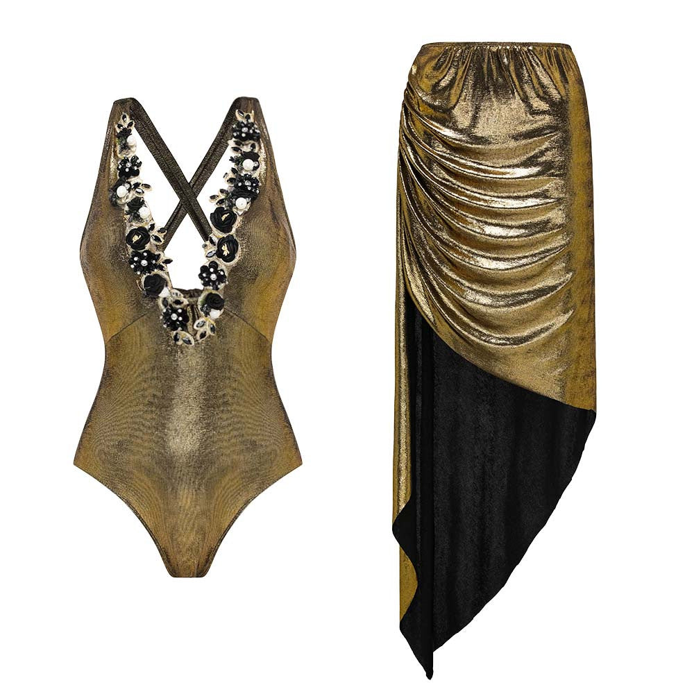 Dame badedragt med off-shoulder design og elegant nederdel Skovae